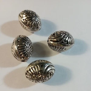 Minuteria Per Bigiotteria. Nr.4 uova Plastica incise 34mm cod. 078/024 - Foto 1 di 3