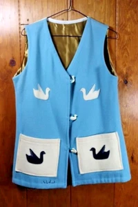 Gilet di lana da donna realizzato a mano dagli eschimesi canadesi Small Spence Bay Inuit - Foto 1 di 4