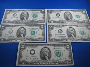 $2 U.S. BILLS - FRNs - 1976 - SET OF 5 SEQUENTIAL S/Ns - CU (dp2$3) - Picture 1 of 3
