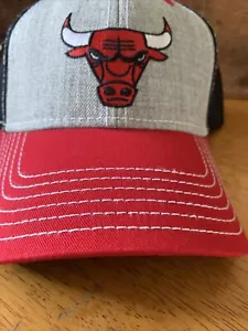 NEW CHICAGO BULLS Baseball Cap Red/Black/ Gray - Picture 1 of 8