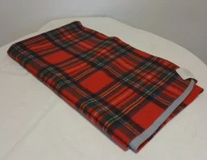 VINTAGE AUSTRALIAN MADE RED TARTAN PICNIC HOLIDAY TRAVEL RUBBER BACKED 85% WOOL - Picture 1 of 6