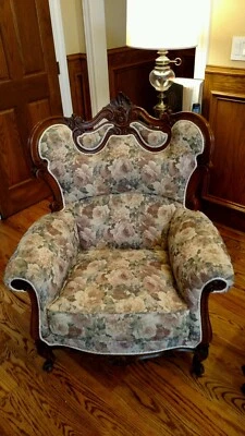 Antique beautiful hand carved mahogany furniture couch and two chairs arm chairs Foto 1 de 4