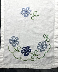 Vintage Linen Hand-Made Cross Stitched Table Runner Floral/Flowers 36.5" x 14" - Picture 1 of 5