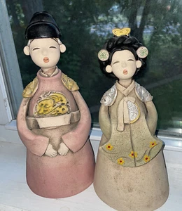Figuras de boda de cerámica de arte popular coreano coreano vintage esposo y esposa asiáticas - Imagen 1 de 5