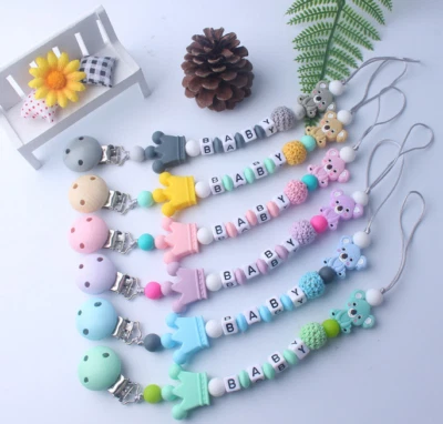 NEU Schnullerkette mit Namen ☆ Silikon ★ Krone ☆ Koala Bär ★ Geburt Nuckelkette  - Bild 1 von 3