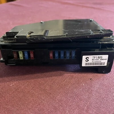 Fusible de unión del motor Toyota Highlander 2008-2010 82720-48040 OEM (82720-48040) Foto 1 de 3