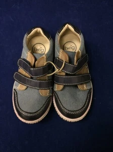TWIG Boy's Multicolor Strap on shoes SIZE 9 - Picture 1 of 2