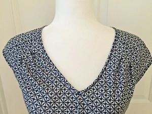 Columbia Women's M Omni Wick Stretch Tee T Shirt Active Top Navy White Geometric - Picture 1 of 9