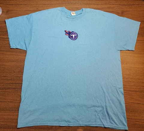 Gildan Tennessee Titans Mens Size Xl Embroidered Logo Short Sleeve T-Shirt Cover