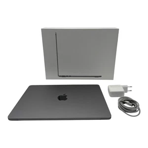 MacBook Air 13.6" 2022 M2 8-Core CPU 8-Core GPU 8GB 256GB Space Grau QWERTZ - Bild 1 von 12