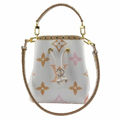 Сумка Louis Vuitton By the Pool Neo Noe BB бежевая с монограммой гигантская плечевая M65865 SA - Изображение 1 из 4