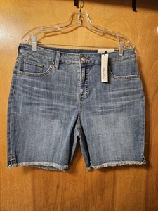 Chico's So Slimming Girlfriend Denim Frayed 7  Short Size 2 (12) NWT  - Picture 1 of 7