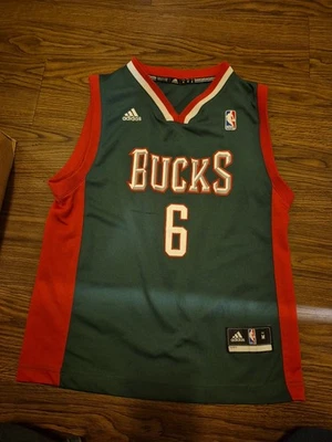 Camiseta De Colección Andrew Bogut #6 Milwaukee Bucks de Adidas, Juvenil Grande ¡BONITA!! Foto 1 de 4