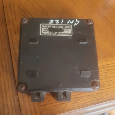 SUZUKI GN125 ECU GENUINO 32900-05300 131100-3220 1983-1997 Foto 1 de 3