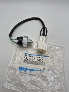 Mazda 323 1993- MX-3 1992- Genuine Reverse Light Switch F52217640C New OEM Part - Imagen 1 de 7
