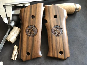Smith & Wesson Turkish Walnut Wood Grips. S&W Model 59, 459, 659. 9mm. A+ - Picture 1 of 3