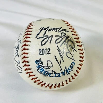 2012 St.Louis Cardinals Autograph Team Ball Auto Baseball - Image 1 of 4