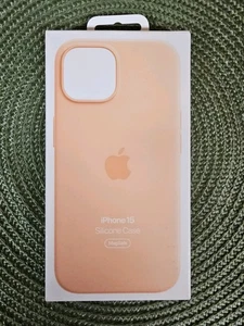 Apple Silikon Case mit MagSafe für iPhone 15 6,1" Orange Sorbet A3123 NEU! - Bild 1 von 6