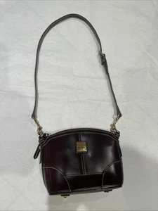 Tracolla Dooney & Bourke Selleria fiorentina in pelle mini cupola - bordeaux nuova - Foto 1 di 6
