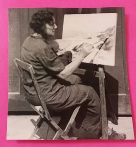 Vintage Old Photo of a Artist Painter ZELLA KNOX WOOLM Painting Coastline 1939 - Picture 1 of 1
