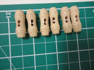 6 x Creamy  Beige Toggles 28mm long K61 - ZB014 - Image 1 of 3
