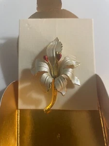 Vintage CERRITO 1982 Symbol of Love Pearl White BROOCH - Signed - Original Box - Picture 1 of 10