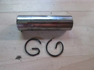 Wisconsin DE-65 PK-52 Piston Pin w/ Clips f. AENLD (AEN AENL AENS) Engine #G12BJ - Picture 1 of 6