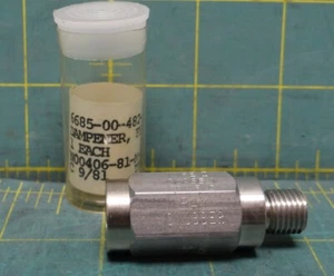 Amortiguador de presión de fluido de acero inoxidable NSN: 6685-00-482-9271 1/8" MNPT a FNPT - Imagen 1 de 3