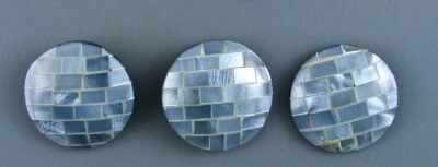 SHELL CLOTHING BUTTON - SET OF 3 - Image 1 of 3