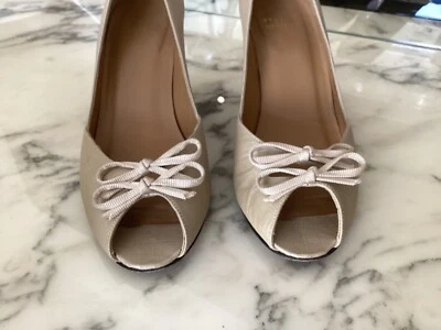 Zapatos de salón Stuart Weitzman beige metalizados peep toe talla 39 9 EE. UU. excelente estado Foto 1 de 4