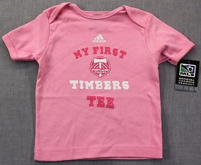 CAMISETA ADIDAS MLS FUCCER Niñas ROSA MY FIRST PORTLAND TIMBERS NUEVA CON ETIQUETAS 24 Meses Foto 1 de 3