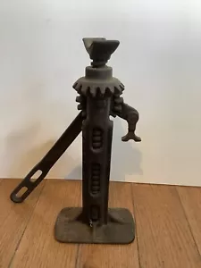 VINTAGE W.E.PRATT MFG. Ford Screw Jack - Picture 1 of 11