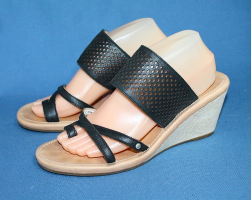 UGG AUSTRALIA F30012L Wo's 10 sandalo con zeppa in pelle nera punta ad anello