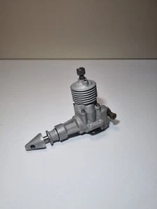 KMD 2,5CC DISEL ENGINE VINTAGE RARE - Imagen 1 de 14