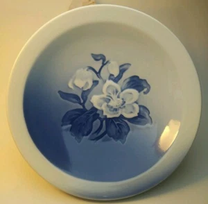 B&G~Copenhagen Porcelain~Decrotive Bowl ~Flower~428~Made In Denmark~Blue & White - Picture 1 of 5
