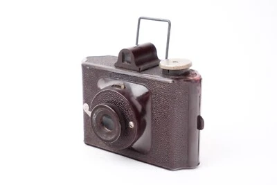 Nori Miniaturkamera von Norisan. Starrer Sucher. Rotes Bakelit. - Bild 1 von 4