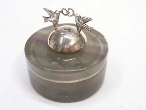 Natural Fluorite Ornament With Doves And 925 Silver Wedding Rings - Gemstone - Picture 1 of 6