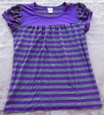 Xhilaration 上衣紫色和灰色条纹 - 短袖 - 大号 (10/12) — 第 1/2 张图片
