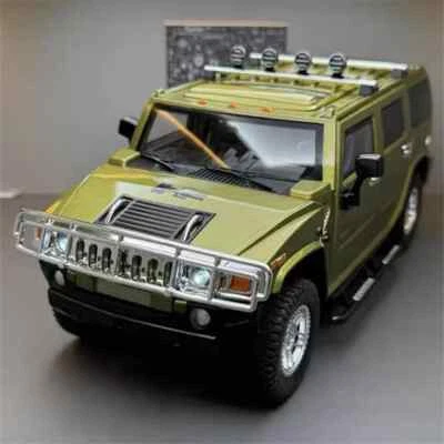 1/18 HUMMER H2  61 SUV Alloy Car Model Diecast  Off-road Vehicle l Sound Light - Image 1 of 4