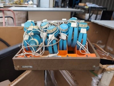 Caja Audiotrónica Con 7 AURICULARES MONO RETRO AZULES TÉLEX 610-1 1/4"  Foto 1 de 4