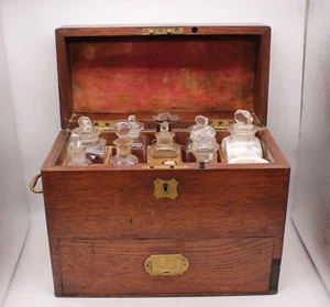 X371 - Ausgefallener Apothekerschrank mit Gläsern und Zubehör, England, Antik - Bild 1 von 7
