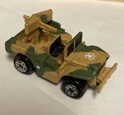 Micro Máquinas Vehículo Ejército Jeep con Pistola Trasera Galoob Raro Camuflaje Off Road Militar Foto 1 de 4
