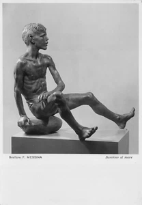 AL8-72A) CARTOLINA SCULTORE FRANCESCO DA MESSINA BAMBINO AL MARE - Picture 1 of 2