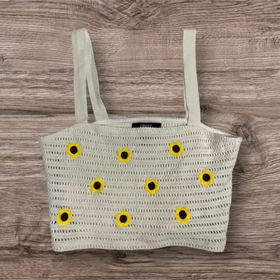 Camiseta sin mangas crochet girasol bordada recortada M mediana Forever 21 floral Foto 1 de 3