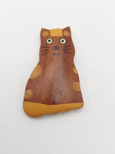 Wooden Stylised Sitting Cat Refrigerator / Fridge Magnet - Picture 1 of 4
