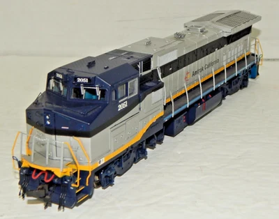 Atlas - HO Scale #9077 Amtrak California GE DASH 8-32BW Loco #2051 - Pre-Owned - Image 1 of 4