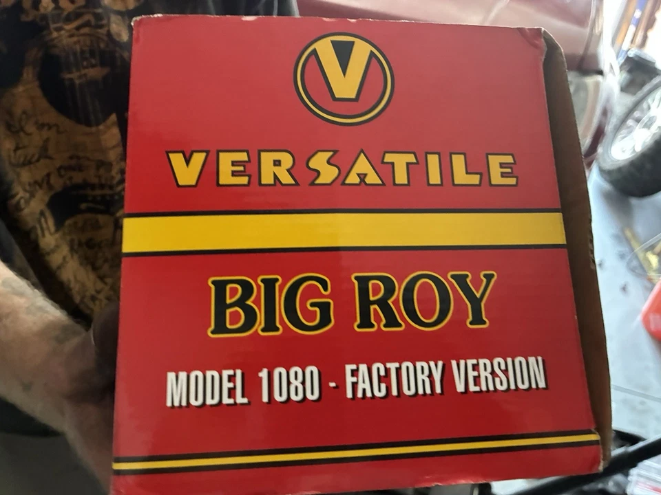 1/32 Scale Versatile Big Roy Model 1080 Museum Version Diecast Tractor  - Image 1 of 2