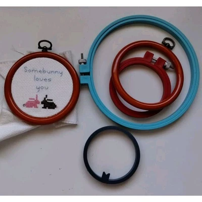Mixed Lot of 2 Sewing Hoops and Frames - Plastic - Embroidery - Cross Stitch - Image 1 of 4