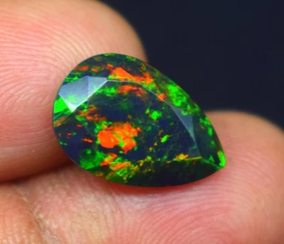 2.7 CT Fire Black Smoked Ethiopian Opal Pear Faceted Gemstone 14.6X9.7X4.6 mm - Image 1 of 4