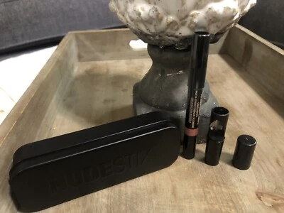 Lápiz de labios + mejillas Nudestix pureza mate intensa más sacapuntas nuevo en estuche de hojalata Foto 1 de 3